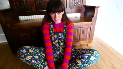 Sydney Harwin – FREAKY FAMILY TRADITIONS