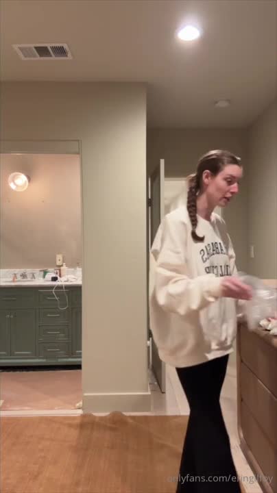 Erin Gilfoy - Try on - Fullthot