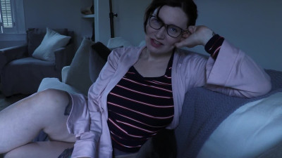Bettie Bondage - Staying with Mom HD