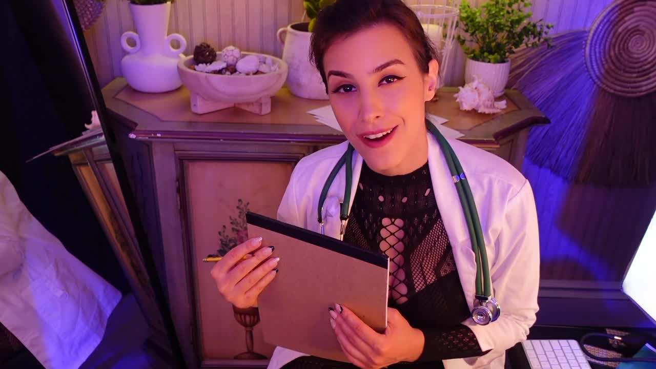Irma la Dulce ASMR - Doctor Roleplay - Sleep Clinic - Flasher Doctor