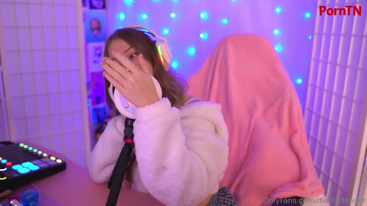 Diddly ASMR - 2 July 2025 - Accidentally Caught Stroking My Cock On Livestream