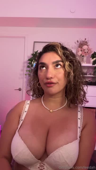 Leedah ASMR - toxic girlfriend with hot huge tits