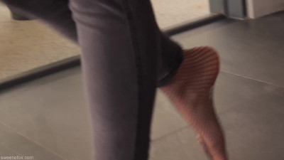 Sweetie Fox - Redhead Footjob After Foot Massage Fucks & Gets Cum On Feet 4K - Fullthot