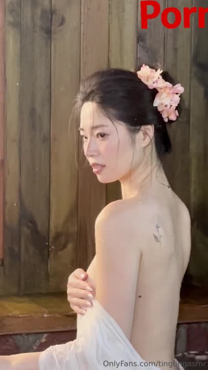 Tingting ASMR nude hanging in the hot spring