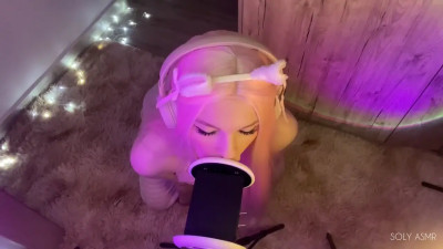Sucking 3dio microphone like it is your cock